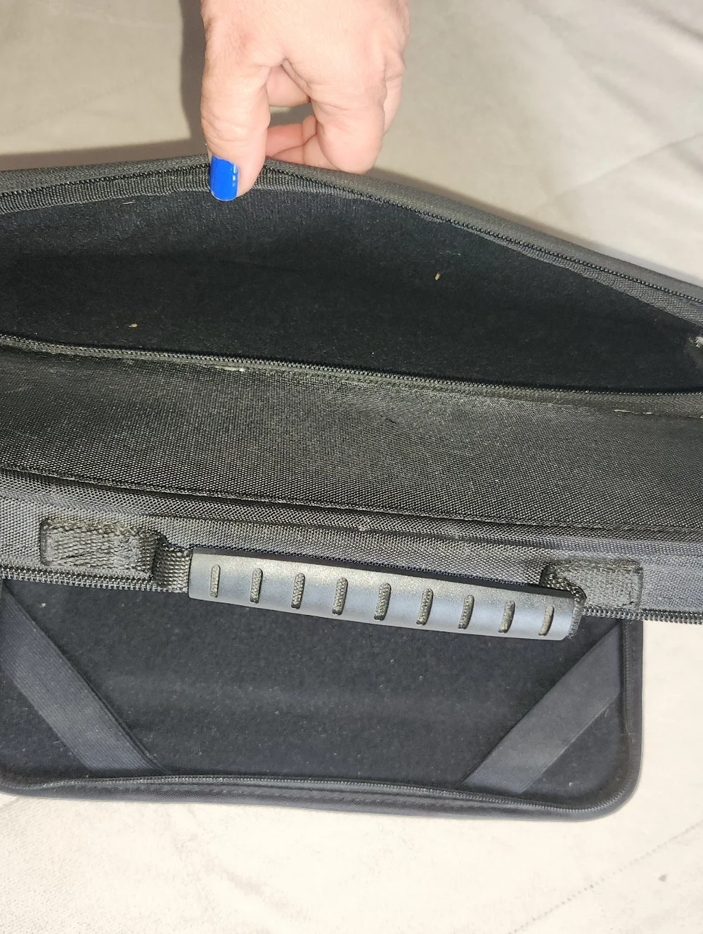Targus Black Laptop Case with Interior Strap & Front Zipper Pocket